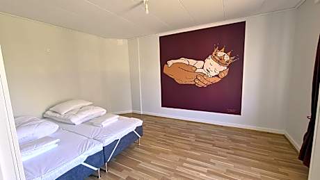 Apartment with Shower