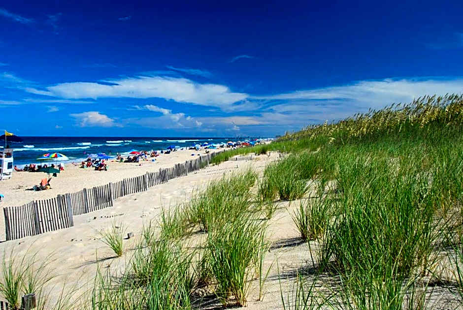 Cambridge Reserve at Bermuda Bay by KEES Vacations