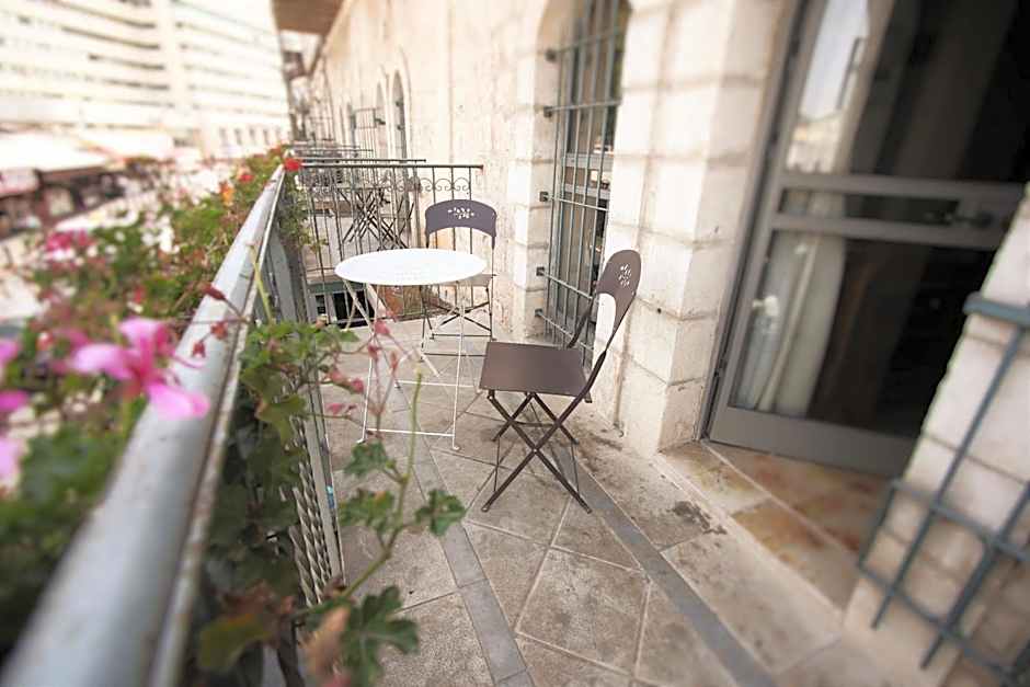 The Market Courtyard - Suites Hotel