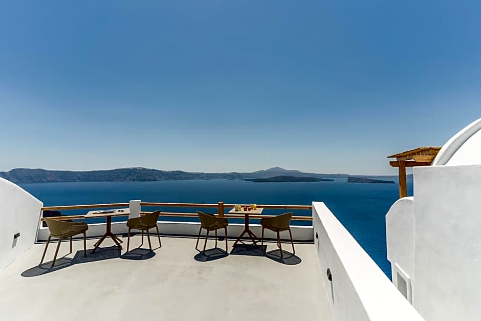 Evanthia Best View Thirassia Island Hotel