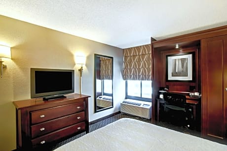 1 Full-Size Mobility Accessible With Tub Ns
