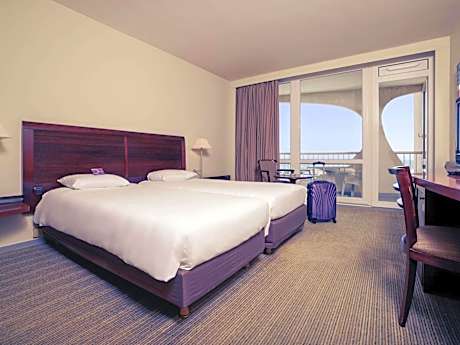 Classic Twin Room with Harbor View