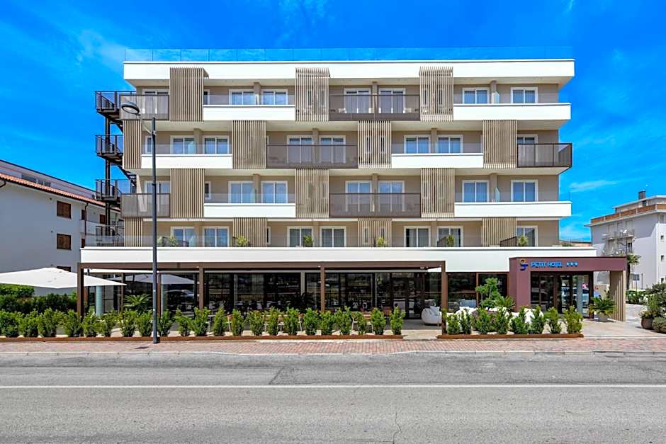 Petit Hotel