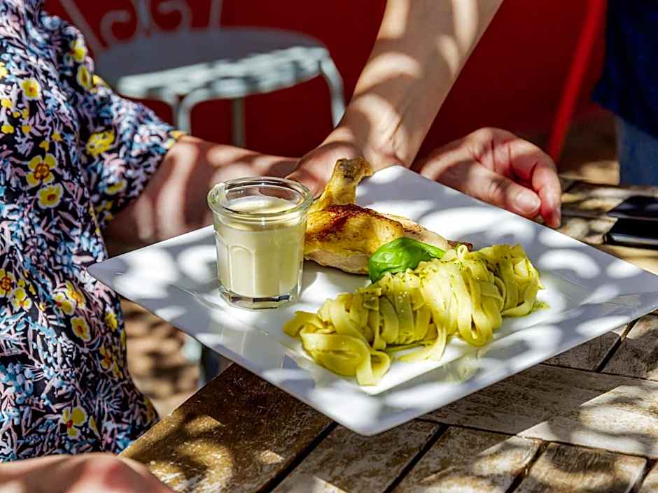 greet Hotel Beaune