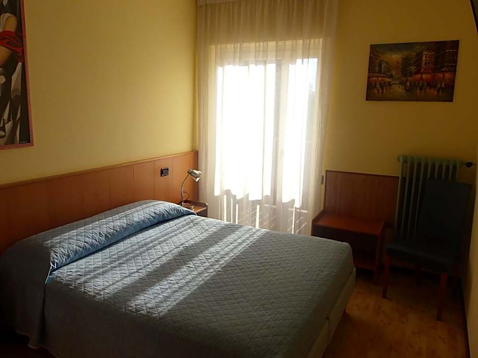 Photo 1 of 6 of Single Room