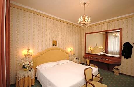 Family Room (2 Adults + 2 Children)