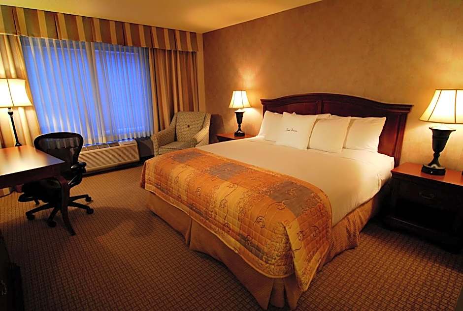 DoubleTree By Hilton Milwaukee Brookfield