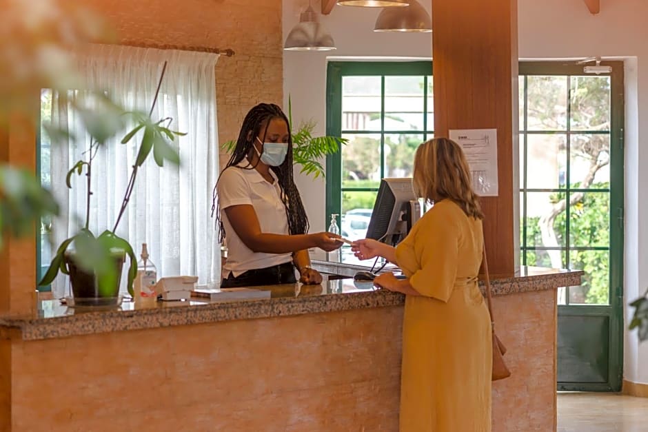 Apartamentos Lentiscos by MIJ