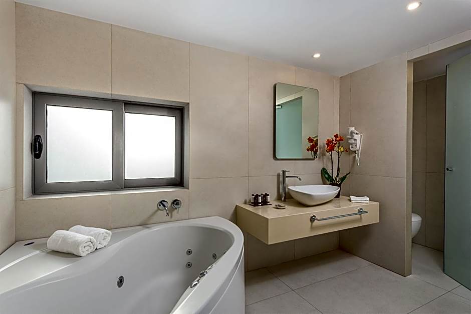 The Ixian Grand & All Suites - Adults Only Hotel