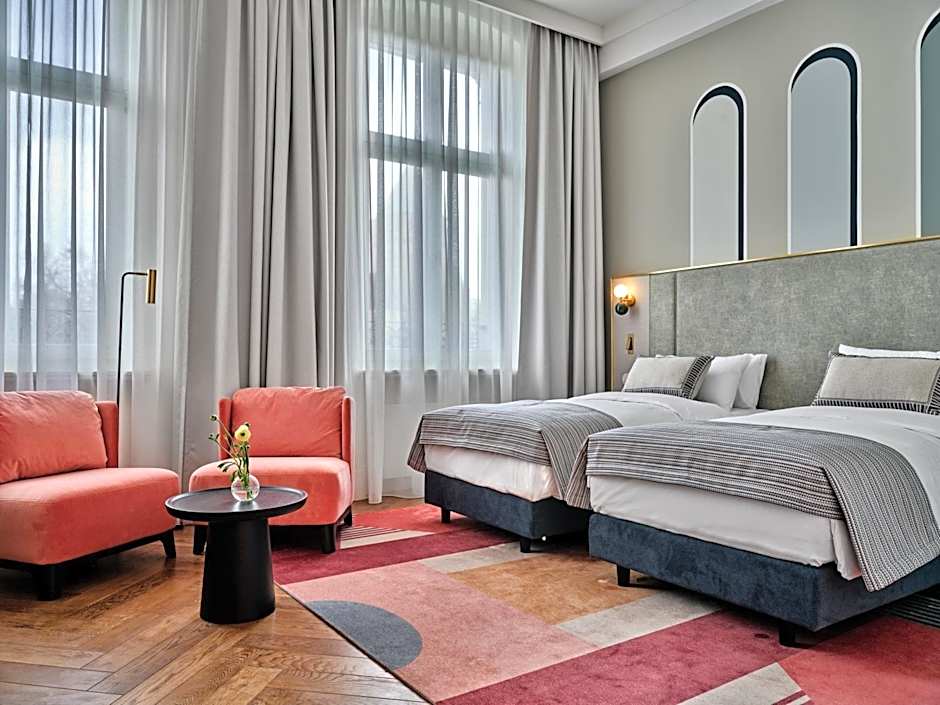 Hotel Altus Palace - Destigo Hotels