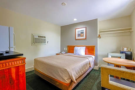 Full Bed Non-Smoking