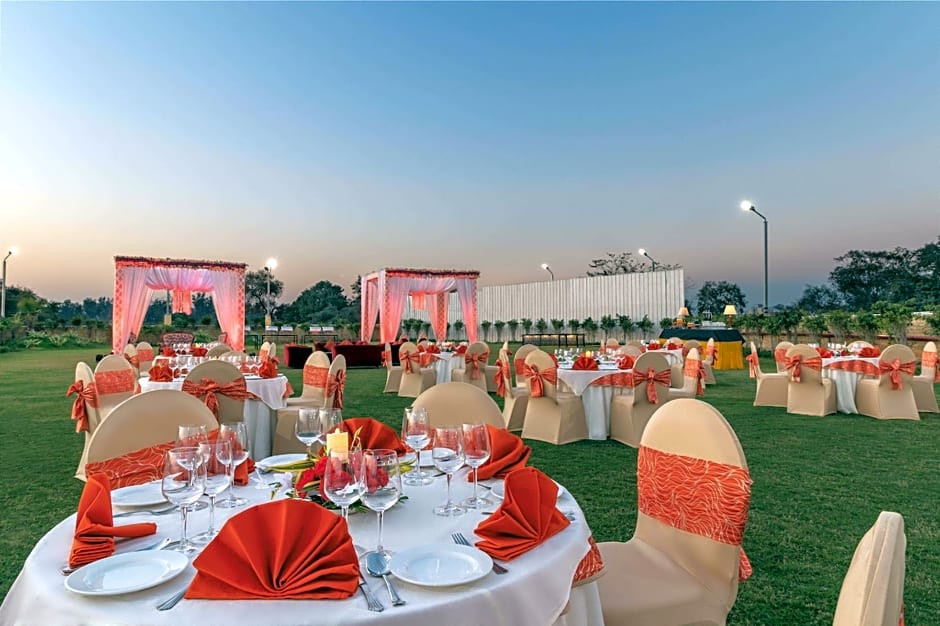 Nidhivan Sarovar Portico