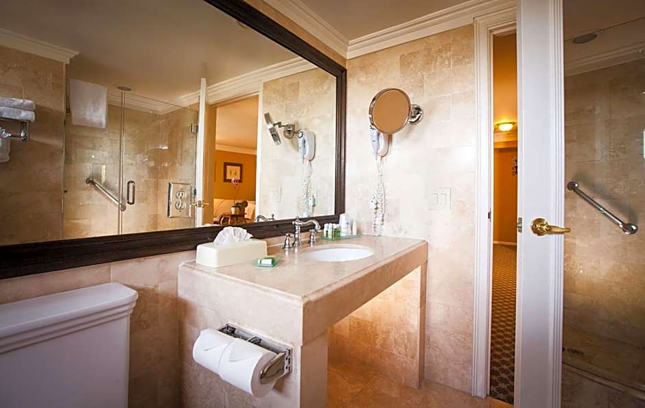 Best Western Plus Sunset Plaza Hotel