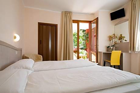 Twin Room with Garden View