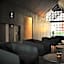 HOTEL498