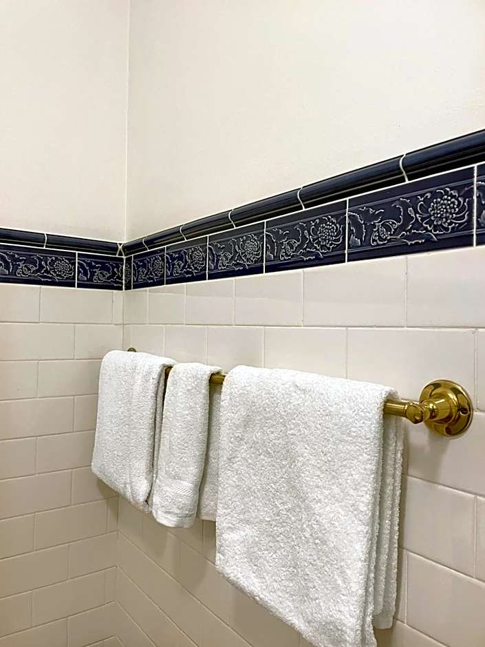 Victoria House Motor Inn