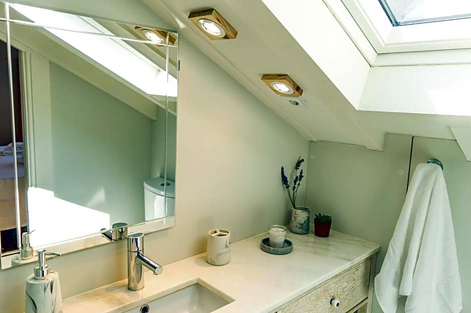 Queen's Garden Hostel