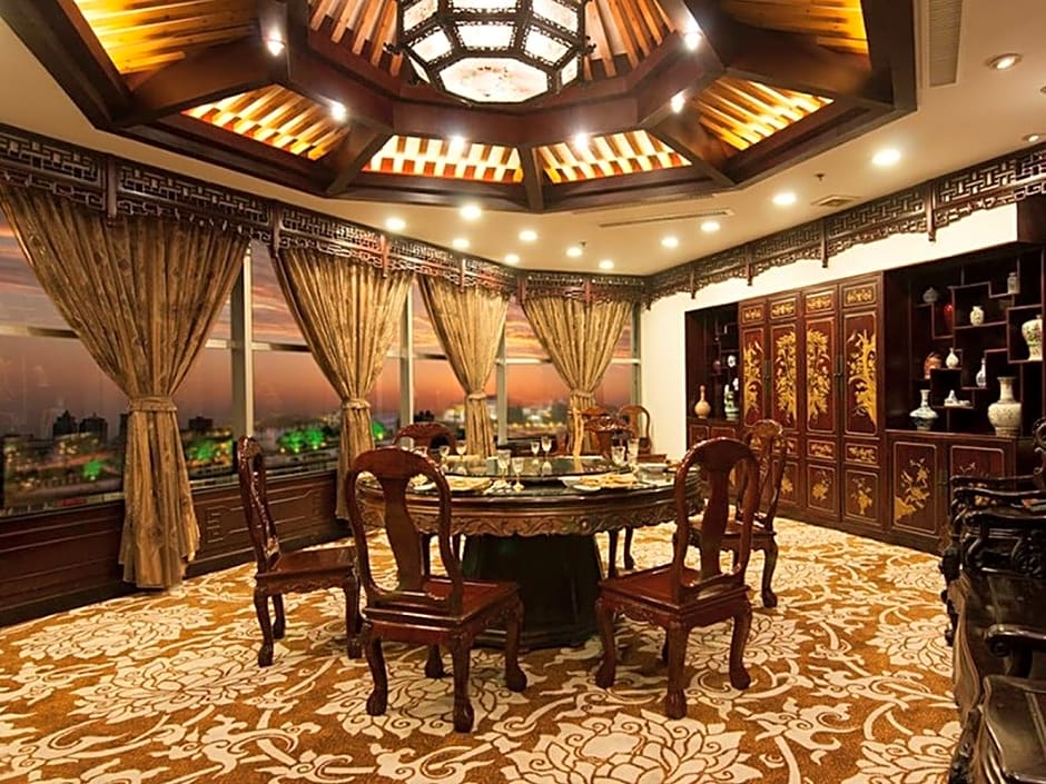 Golden Port Hotel