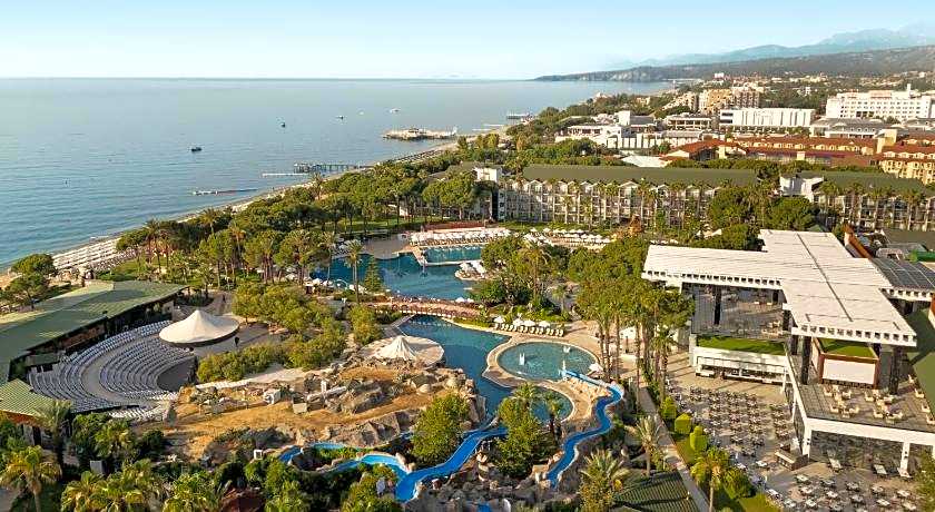 Dobedan World Palace