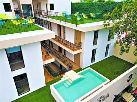 Hotel Plaza by Kavia