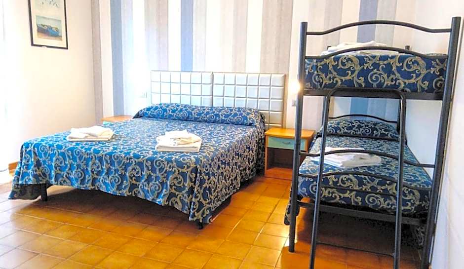 Hotel Etna - Hotel per Coppie e Famiglie con Parcheggio e Spiaggia