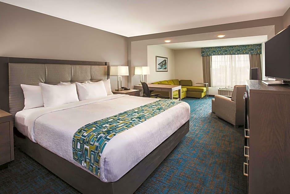 La Quinta Inn & Suites by Wyndham St Paul-Woodbury