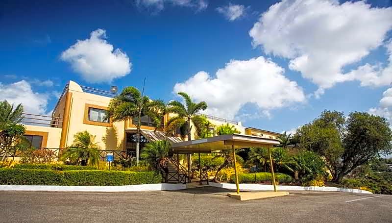 Cara Suites Hotel and Conference Centre