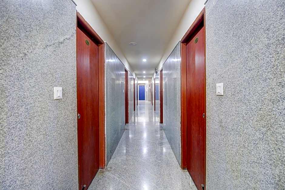 Super Hotel O NAR Comforts Near KSR Railway station