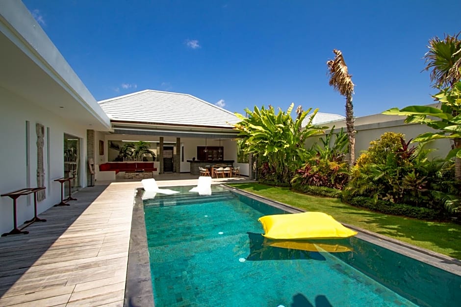 Villa Saha - Elegant 3-Bedroom in Seminyak