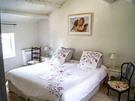 Gîte-Family-Ensuite with Bath-Courtyard view-Gîte 23/25