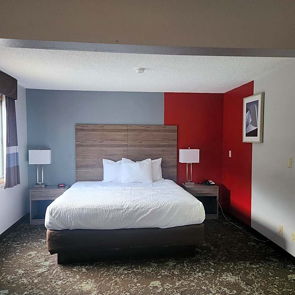 Ramada by Wyndham Cedar Rapids South