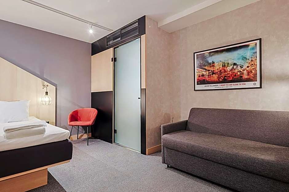 Hotel With Urban Deli