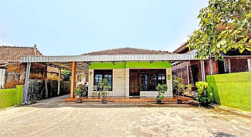 Hotel O Sengon Kostel Syariah