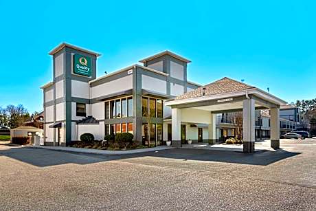 Quality Inn & Suites Matthews