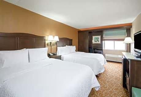 Room with Two Queen Beds - Non-Smoking