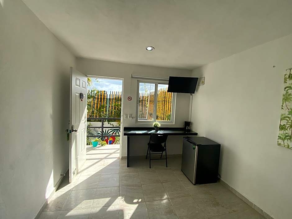 Puerto Morelos Hotel Las Palmas - Near the beach