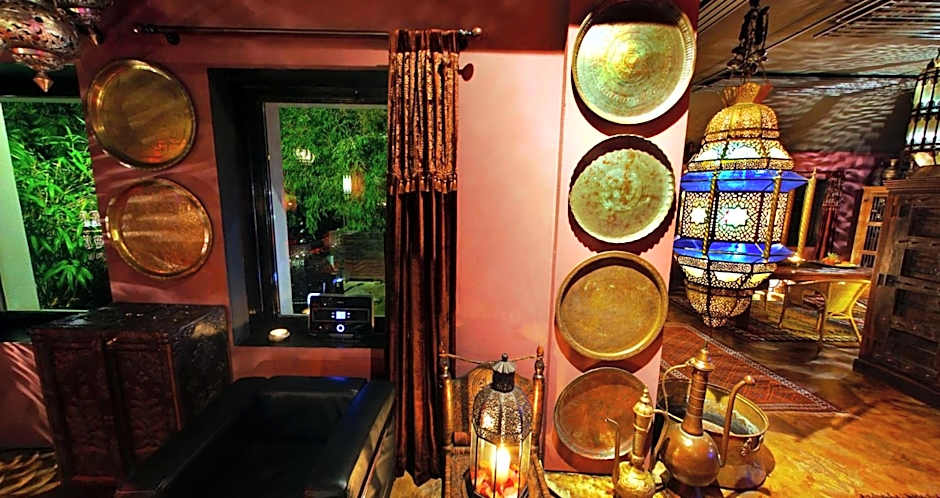 Bijou Hotel / Love and Romance