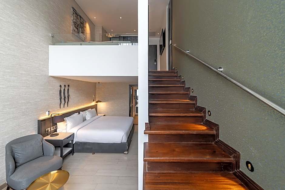 Photo 1 of 6 of Loft