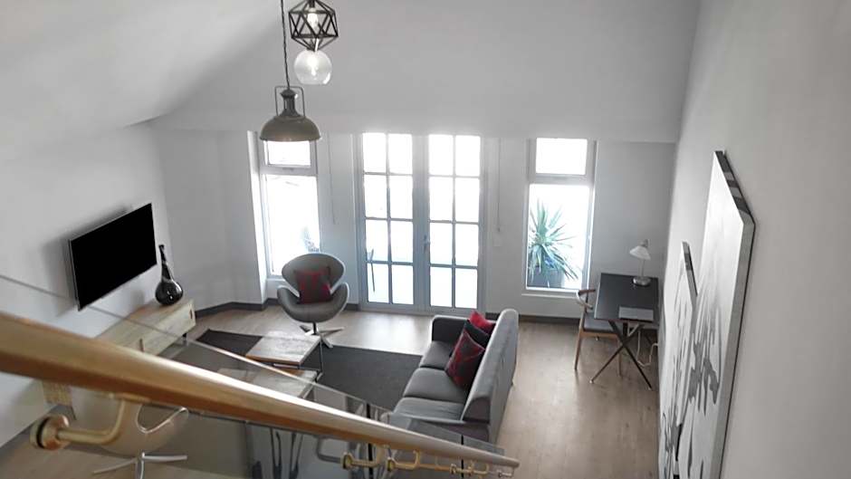 Semaphore Splash Apartments