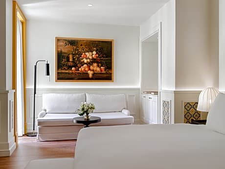 FAMILY ROOM (3AD + 1 CHILD)