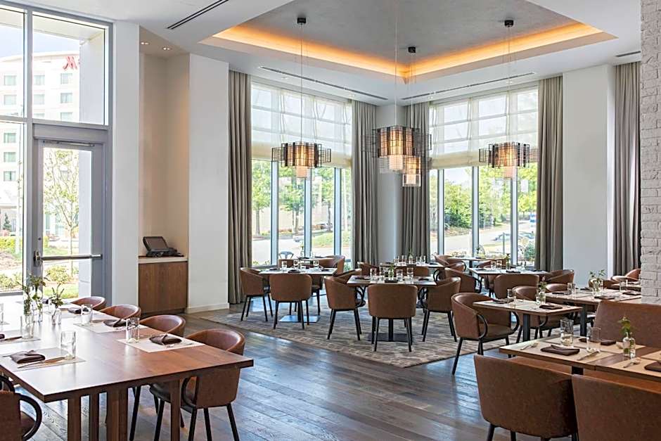 Renaissance by Marriott Atlanta Airport Gateway Hotel