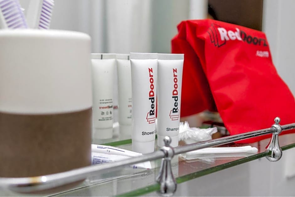 RedDoorz near OPI Mall Palembang 2