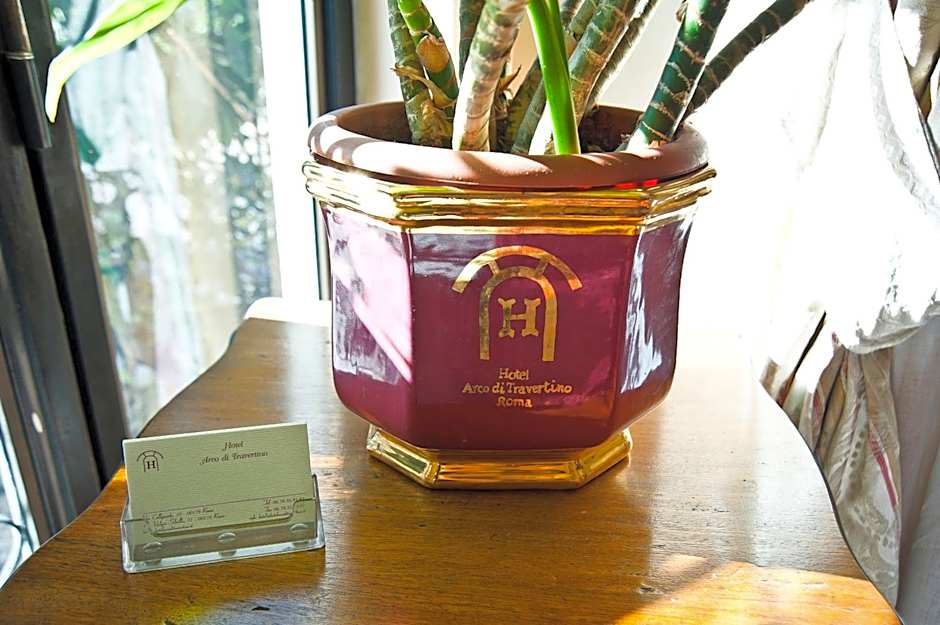 Hotel Arco Di Travertino