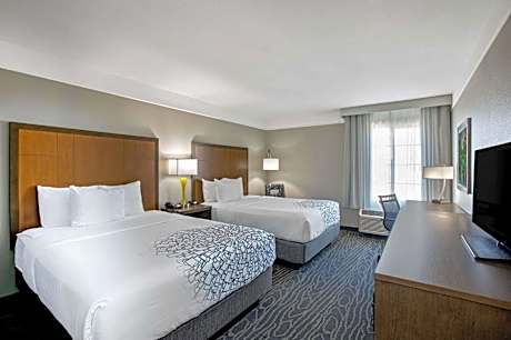 Deluxe Queen Room with Two Queen Beds