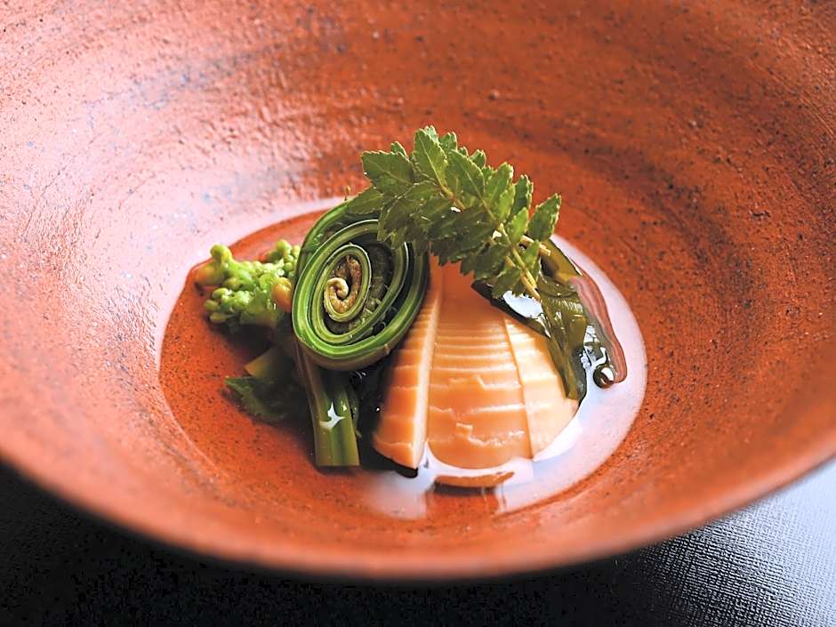 Traditional Kyoto Inn serving Kyoto cuisine IZUYASU