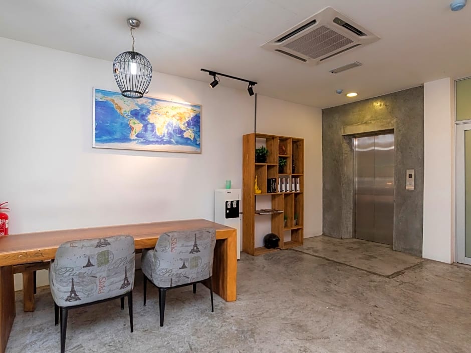 OYO 89355 Big Big Hotel