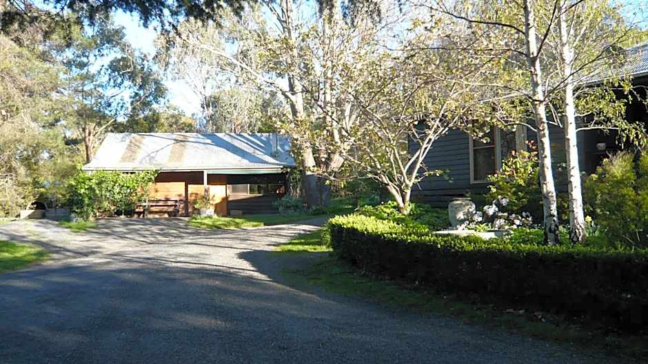 Braeside Mount Macedon Country Retreat Bed and Breakfast