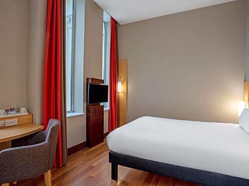 ibis Belfast Queens Quarter