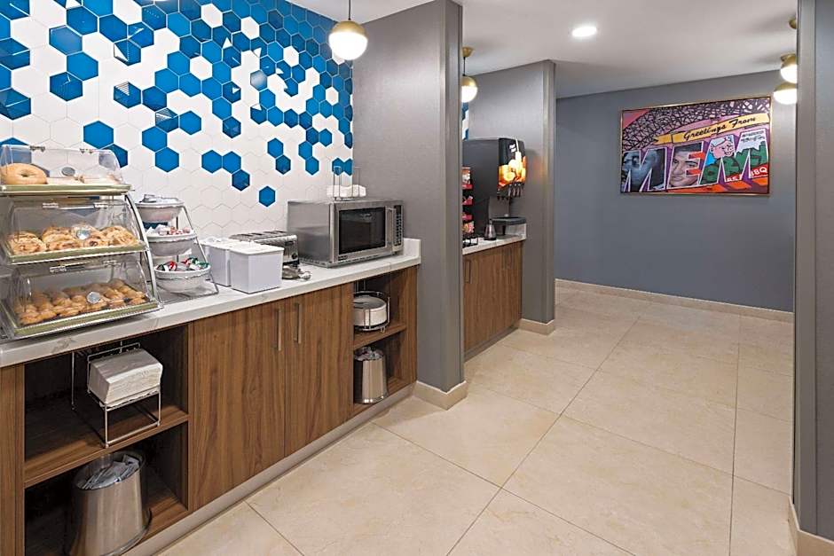 La Quinta Inn & Suites by Wyndham Memphis I-240