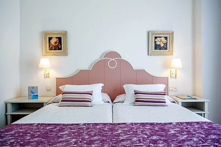 Grupotel Macarella Suites & Spa